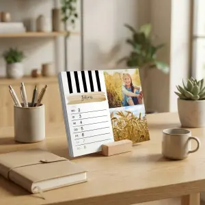 Wochenkalender im Tischkalenderformat mit Holzständer